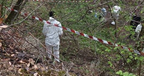 uomo trovato nel bosco